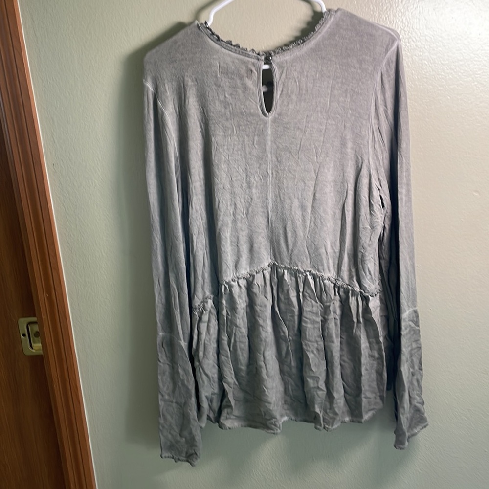 Gray/Green Bell sleeve Women's Blouse Size L EUC - Picture 4 of 4